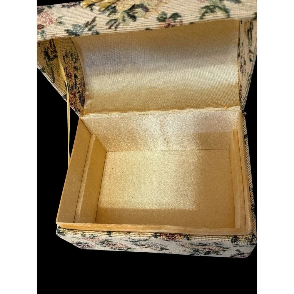 Vtg Floral Tapestry Fabric Jewelry Trinket Box With Ring Insert & Lid Tassel